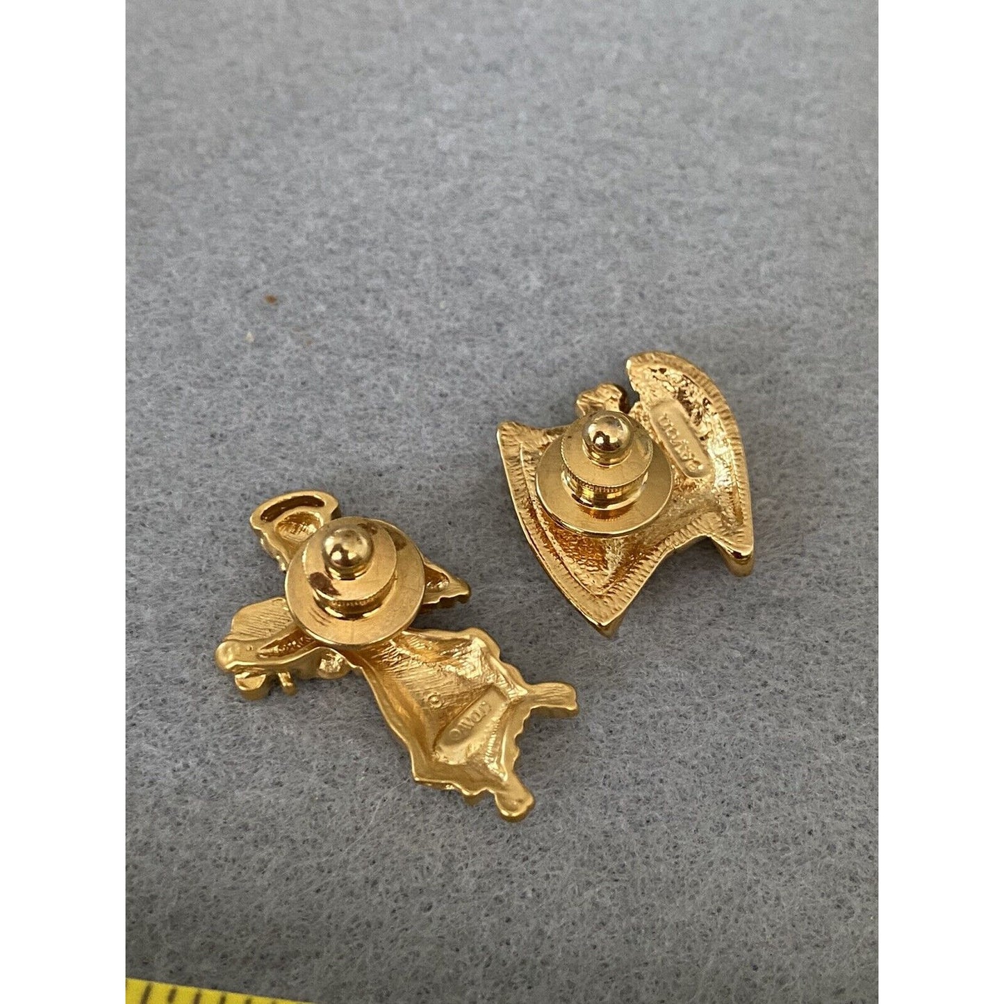 AVON GOLD TONE ST. PATRICK'S DAY ANGEL HAT IRISH ENAMELED CLOVER RHINESTONE PIN