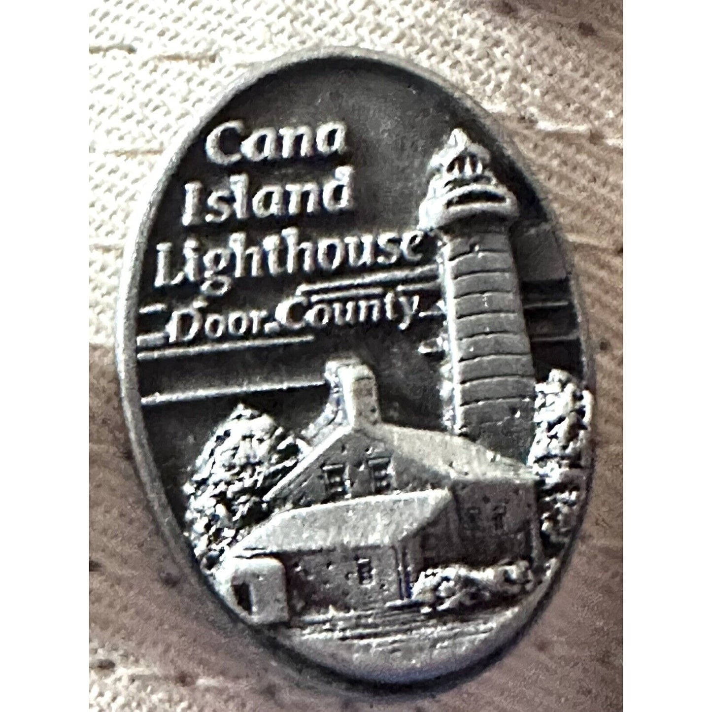 Cana Island Lighthouse Door County Metal Souvenir Pin Badge Oval Design Collectible