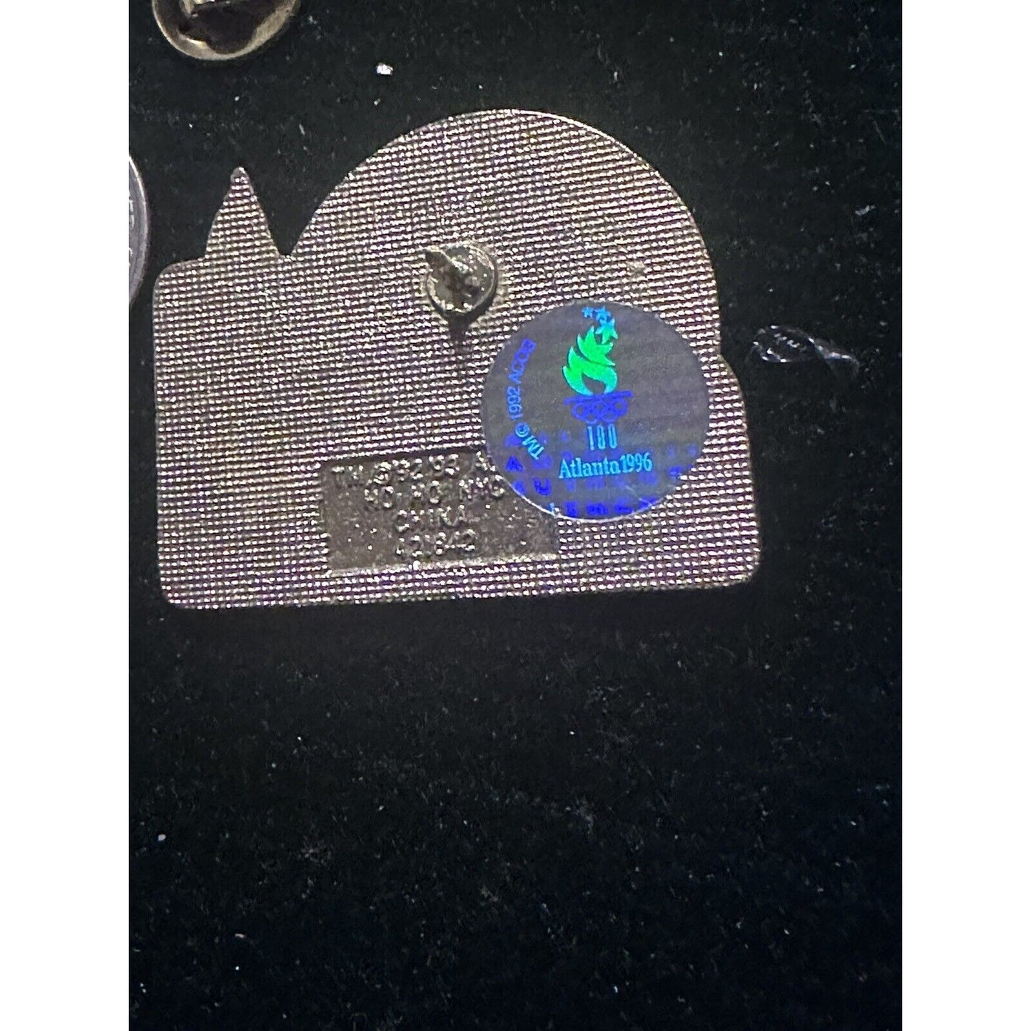 Olympic Games 1996 Atlanta Savannah Georgia Mascot Izzy Sailing Pin Hologram