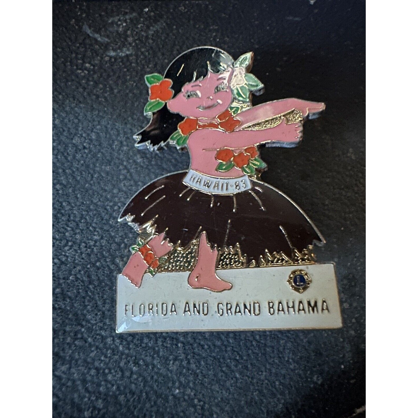Hula Girl LIONS CLUB HAWAII & FLORIDA & GRAND BAHAMA 1983 TRADER PIN Vtg
