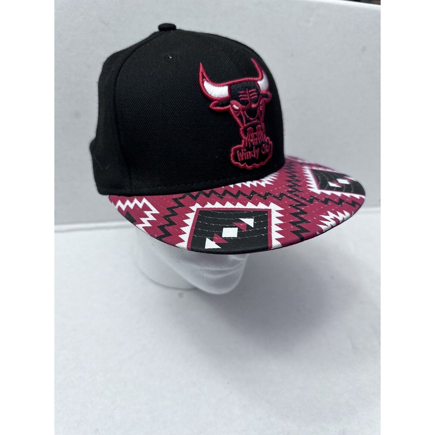 New Era Bandana Brim Hardwood Classics WINDY CITY Hat CHICAGO BULLS 7 3/8 Fit