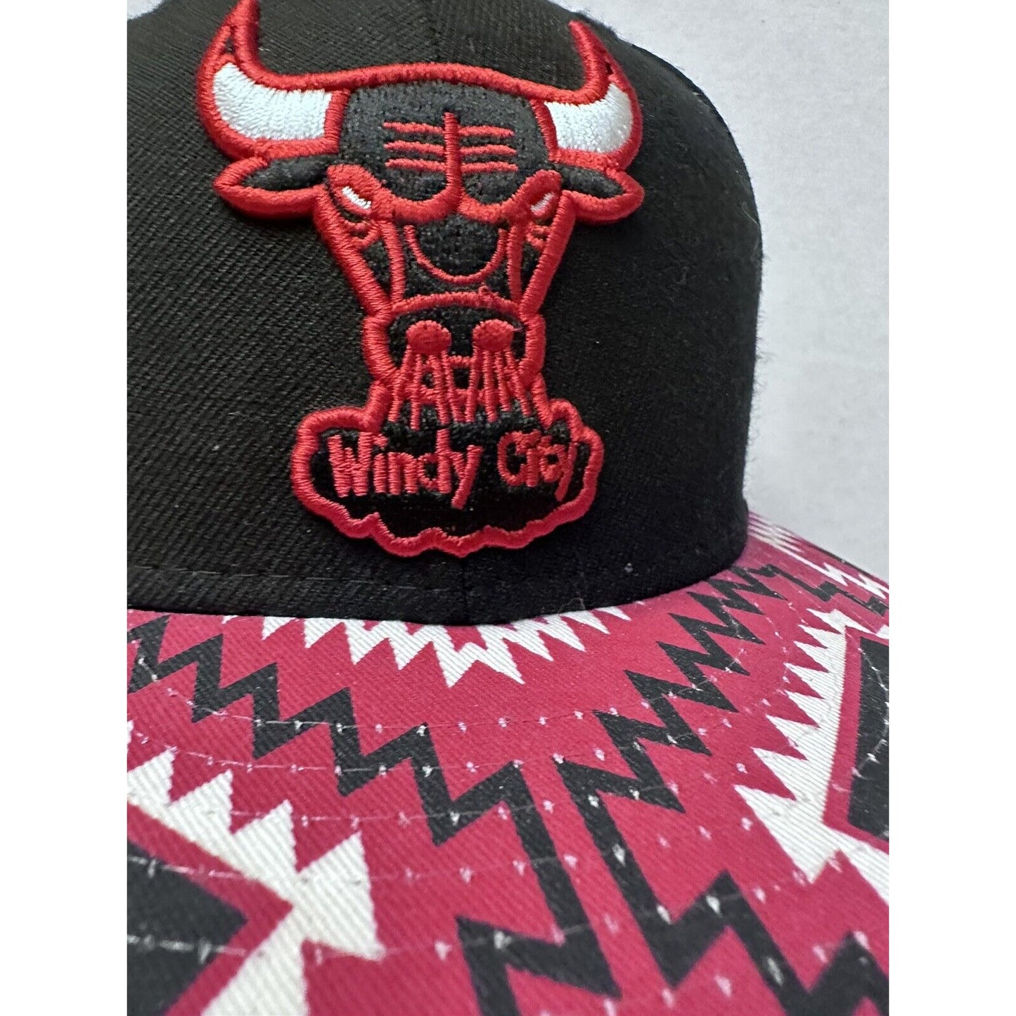 New Era Bandana Brim Hardwood Classics WINDY CITY Hat CHICAGO BULLS 7 3/8 Fit