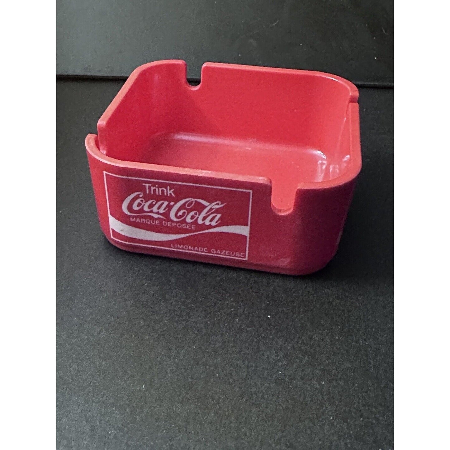 Enjoy coca cola Square ashtray Trink Buvez enjoy International Languages