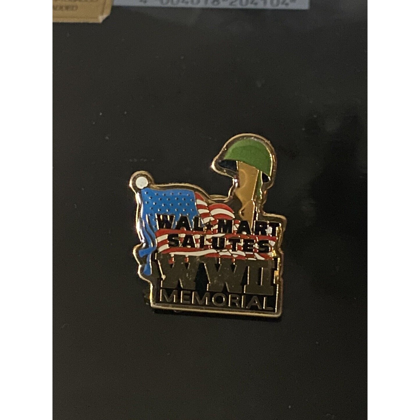 Wal Mart Salutes WWII Memorial Gold Tone Enamel & Resin Lapel Pin 1” Walmart