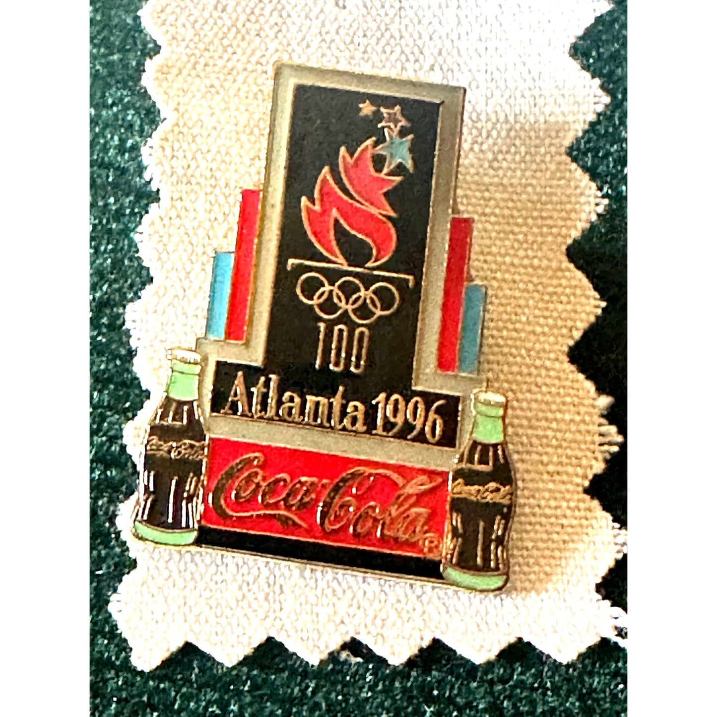 Atlanta 1996 Olympic Games 100 Commemorative Pin 2 bottles Coca Cola