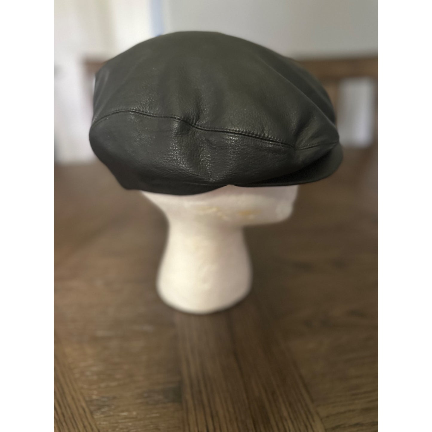 Genuine Leather Newsboy Cap By A. Adams & Spire size  Medium  Black