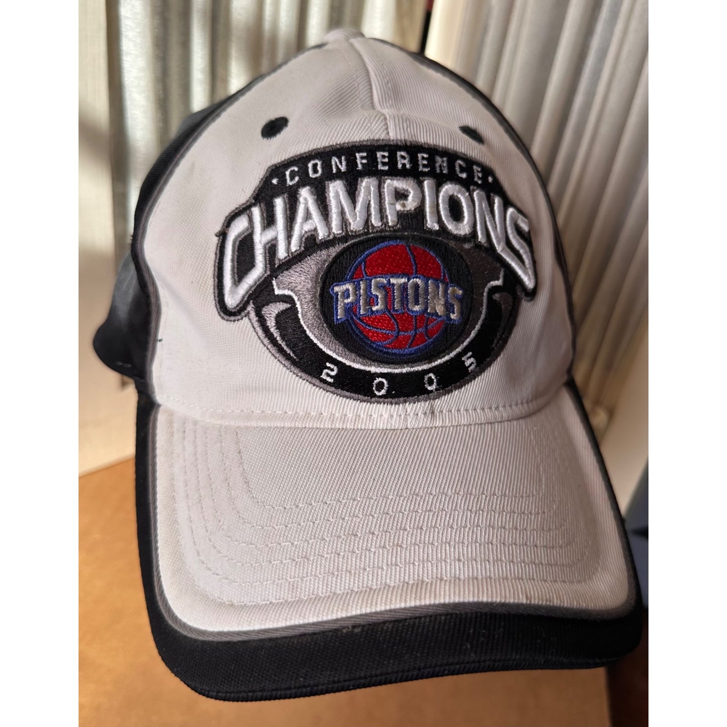 2005 NBA Finals Conference Champions Detroit Pistons Reebok Cap hat Black White