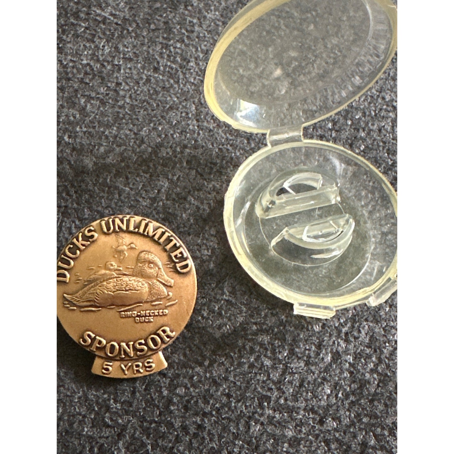 Ducks Unlimited Sponsor Bronze Pin 5 Years 1992 Larry Toschik