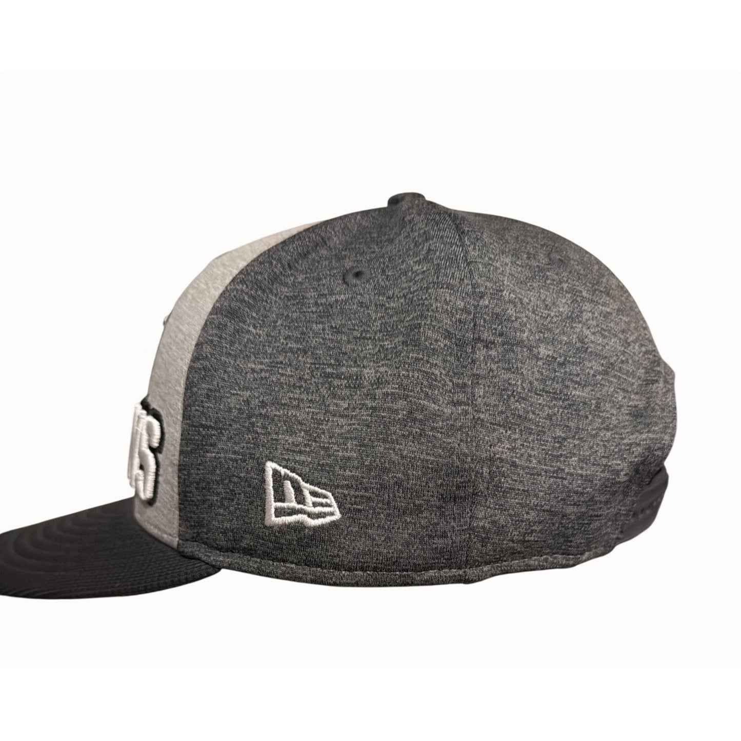 New Era 9Fifty CFL Coupe Grey Cup Champs Winnipeg Blue Bombers Snap Hat + pin