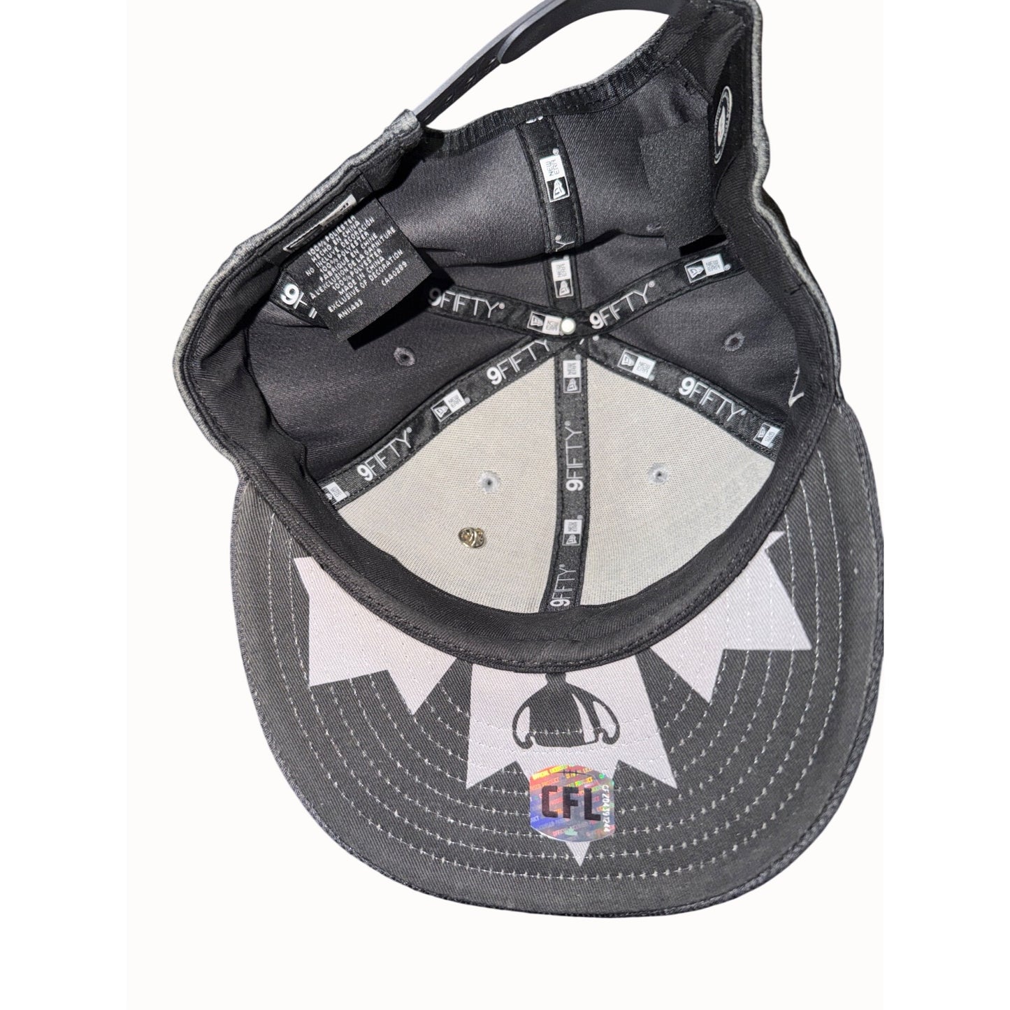 New Era 9Fifty CFL Coupe Grey Cup Champs Winnipeg Blue Bombers Snap Hat + pin