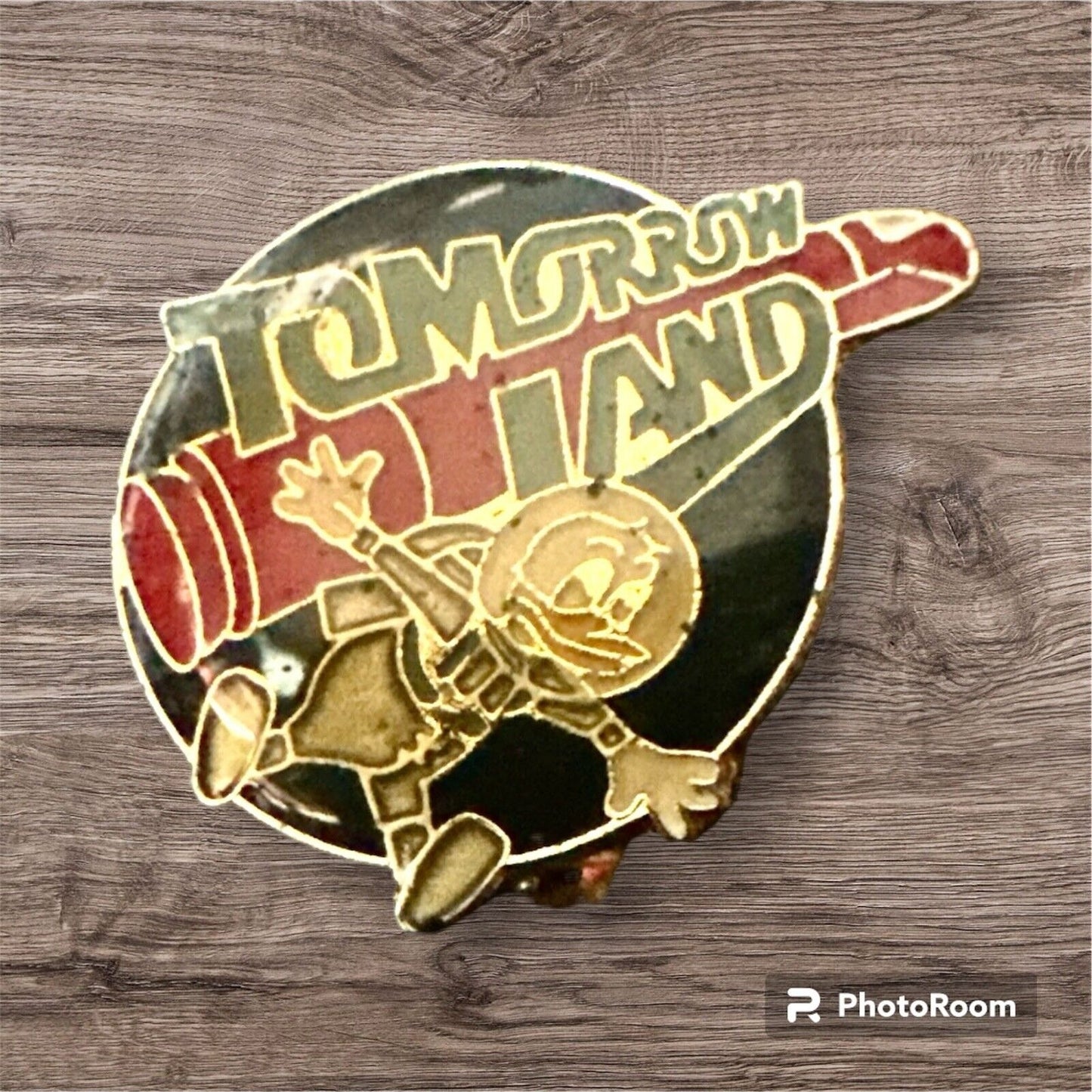 1985 DISNEY Donald Duck Astronaut Tomorrow Land Lapel Enamel Pin Vintage