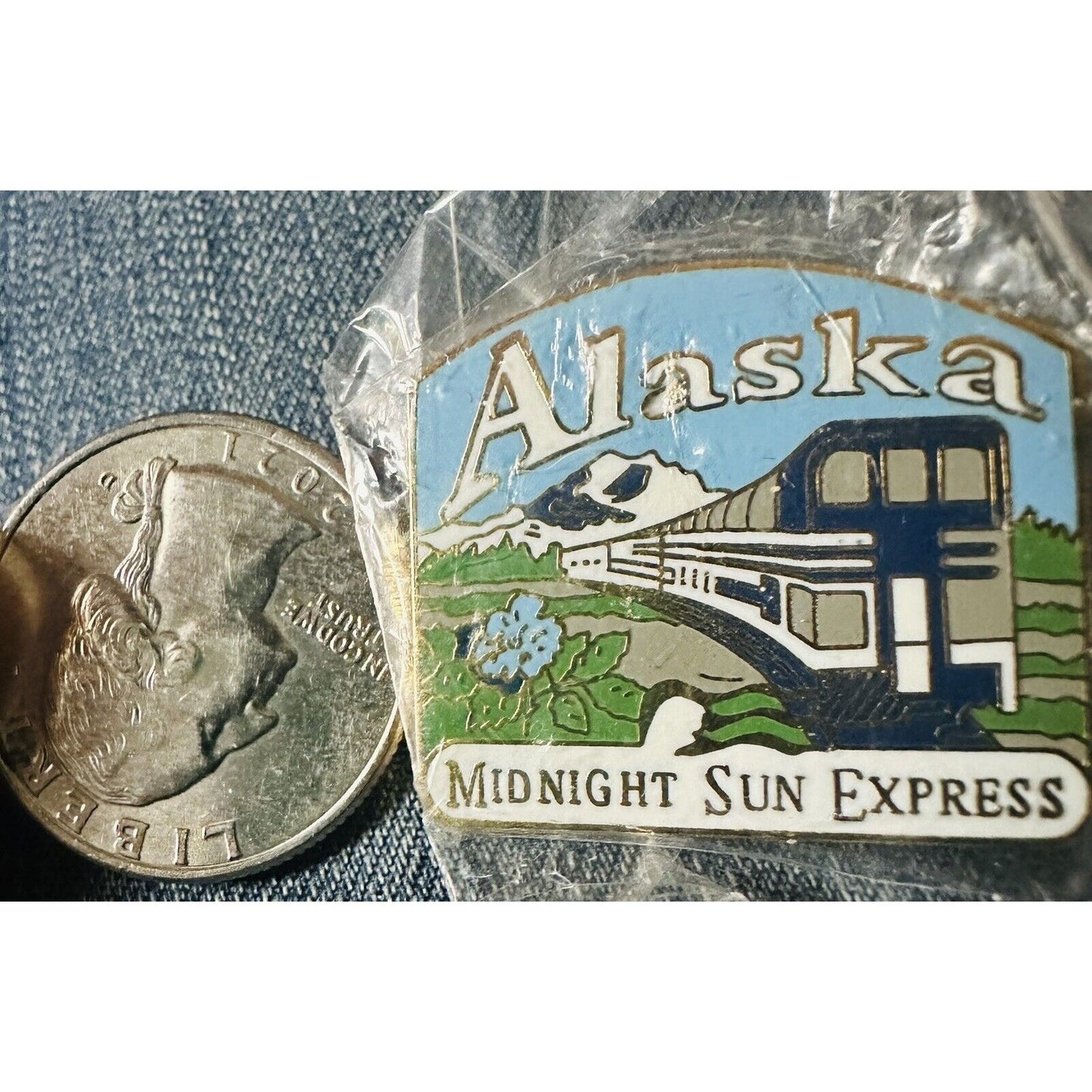 New  Midnight Sun Express Alaska Lapel State Souvenir Pin Travel