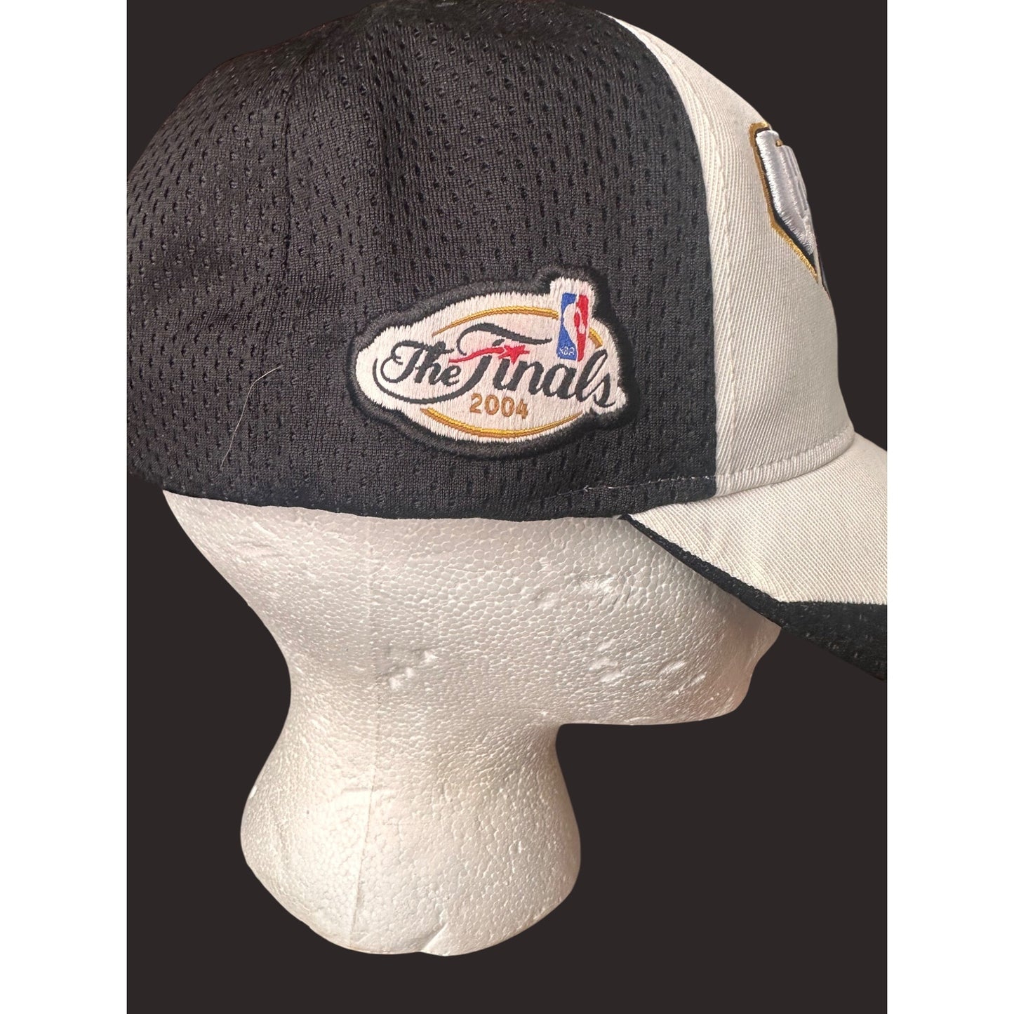 Detroit Pistons Locker Room Hat 2004 NBA Champions Black & White Mesh Cap Reebok