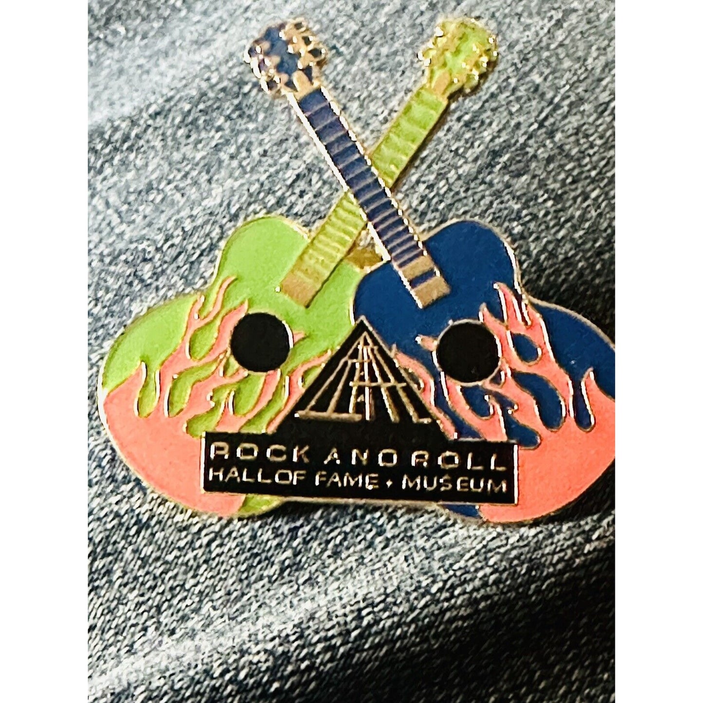 Rock and Roll Hall of Fame Museum Dueling Flame Guitars Vintage 1999  Pin