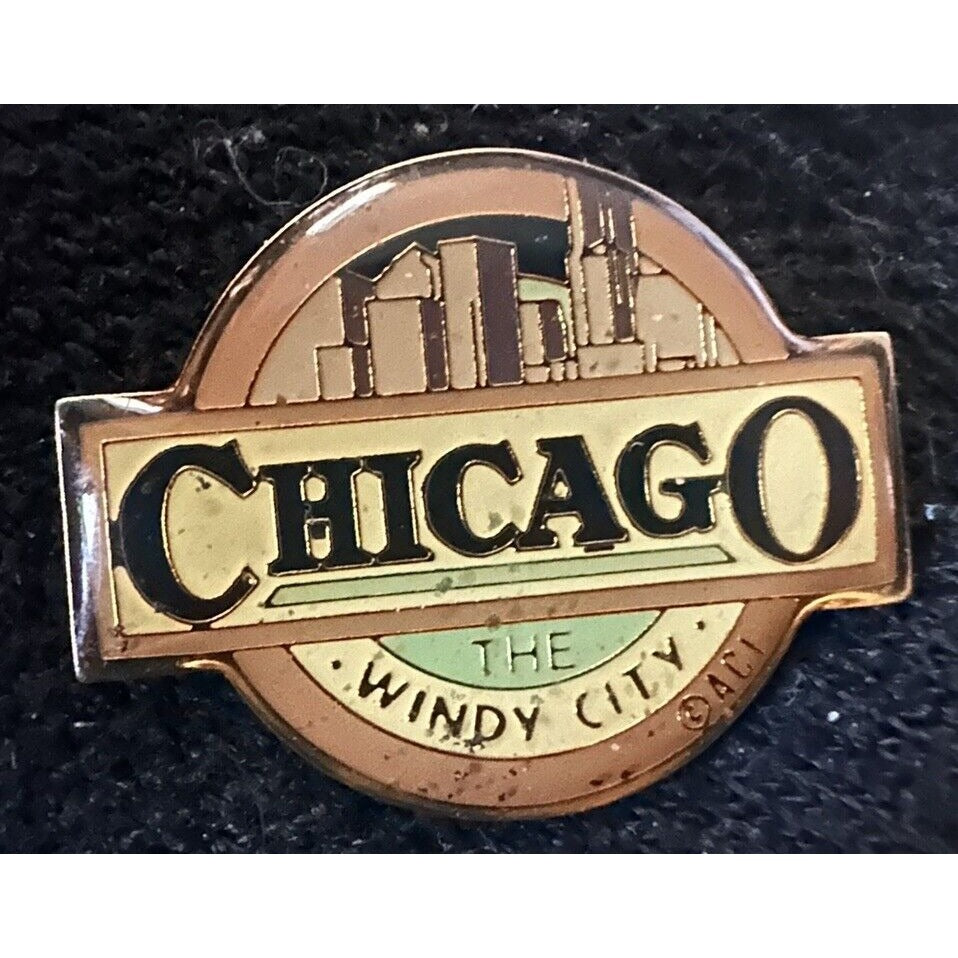 CHICAGO THE WINDY CITY TRAVEL PIN Illinois