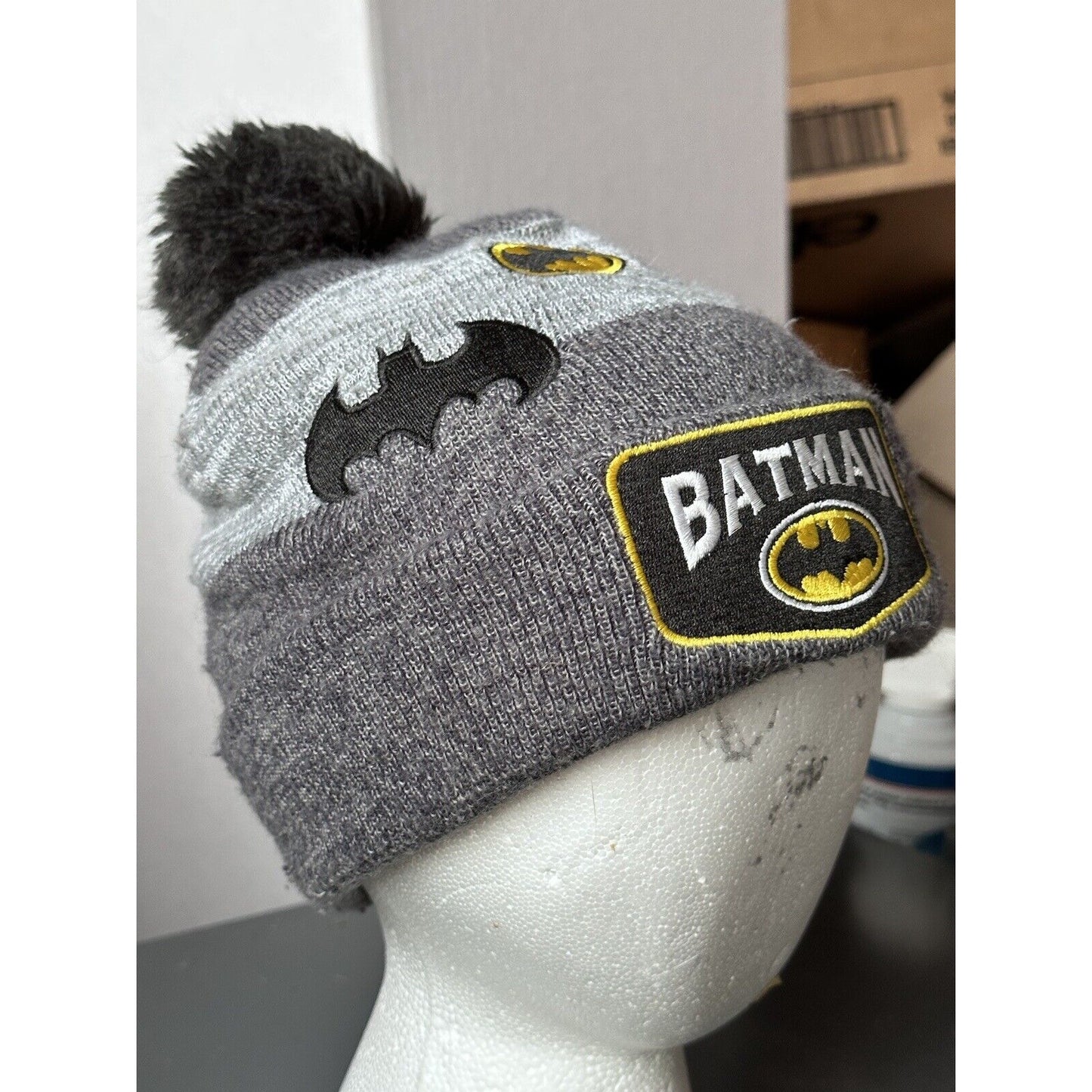 BATMAN KIDS BEANIE HAT DC COMICS BATMAN LOGO GRAY CAP 2T-4T POM POM PATCHES