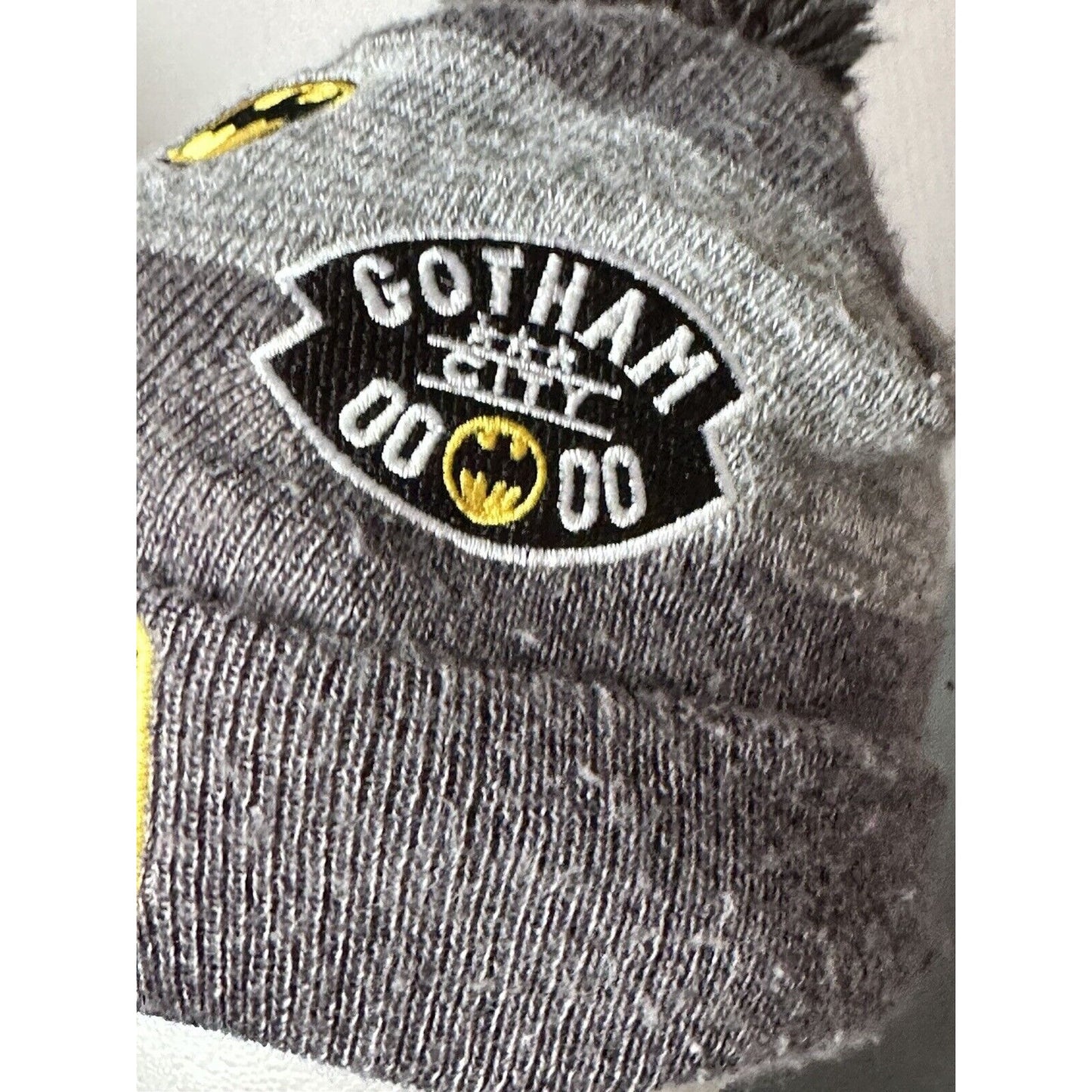 BATMAN KIDS BEANIE HAT DC COMICS BATMAN LOGO GRAY CAP 2T-4T POM POM PATCHES