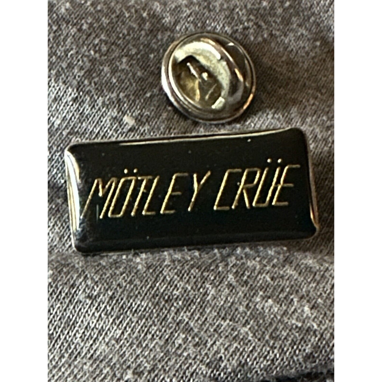 MOTLEY CRUE 80'S BLACK & GOLD ENAMEL TACK PIN HEAVY METAL BAND Vintage