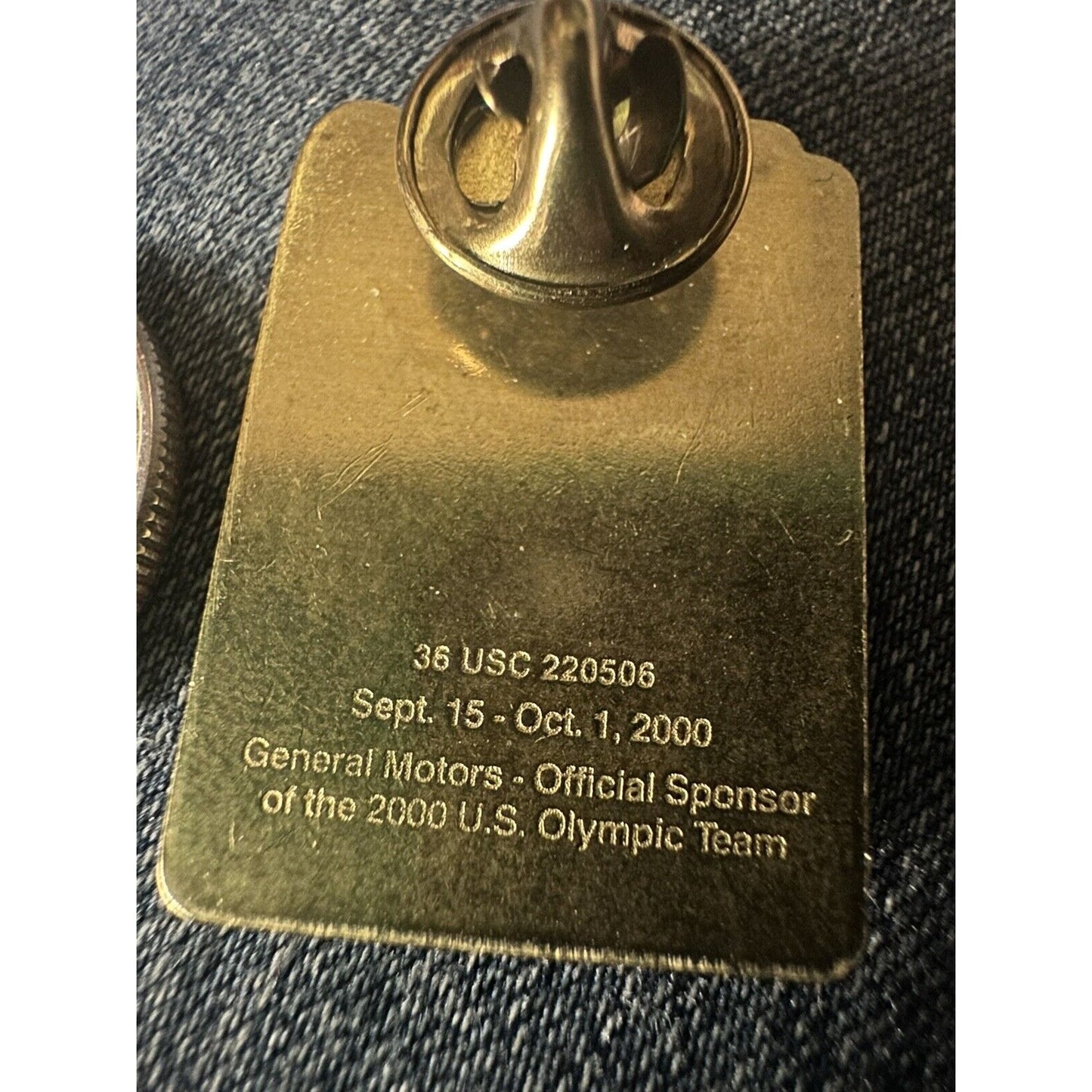 2000 Olympics  Team Behind Team USA GM UAW Sponsor Pin  Sydney Opera Australia