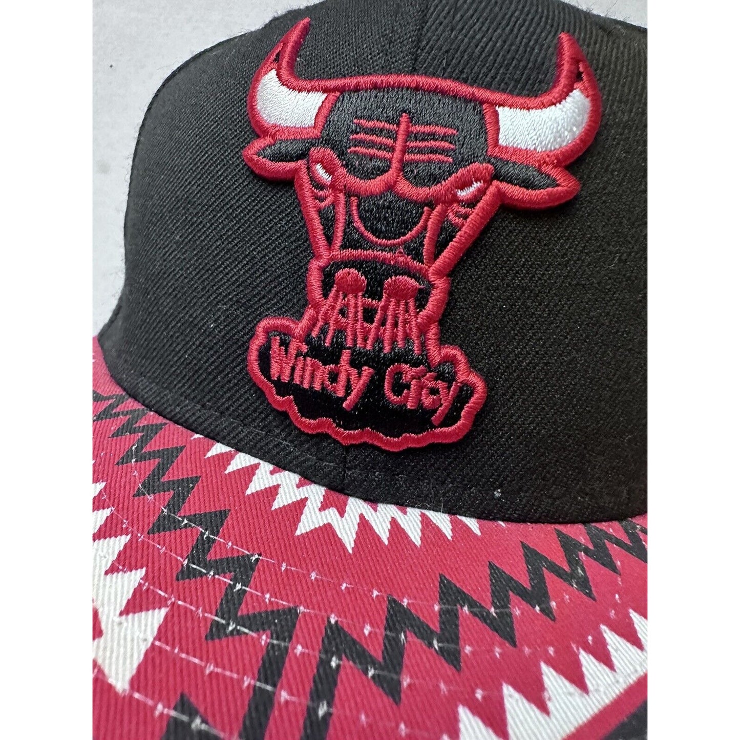 New Era Bandana Brim Hardwood Classics WINDY CITY Hat CHICAGO BULLS 7 3/8 Fit