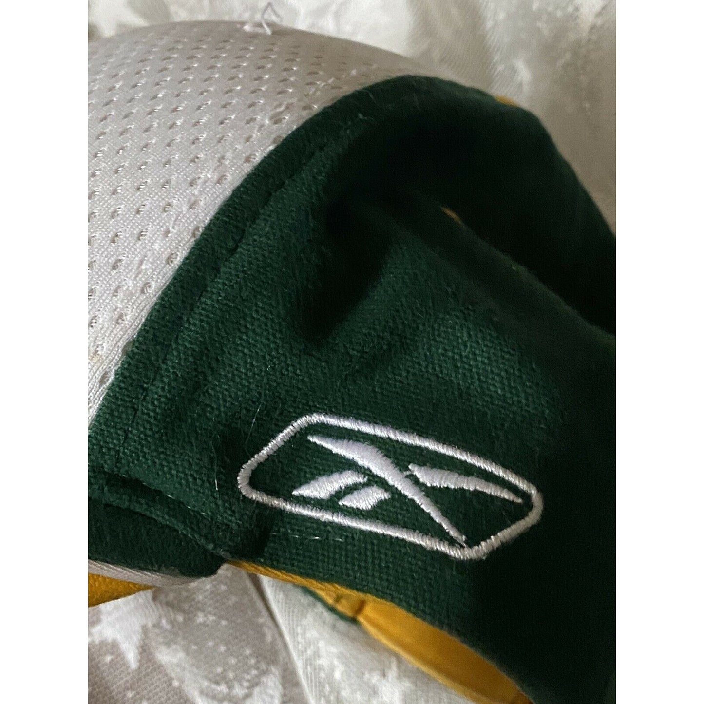 Green Bay Packers Reebok NFL Equipment Hat Cap Hook Loop Adjustable Size