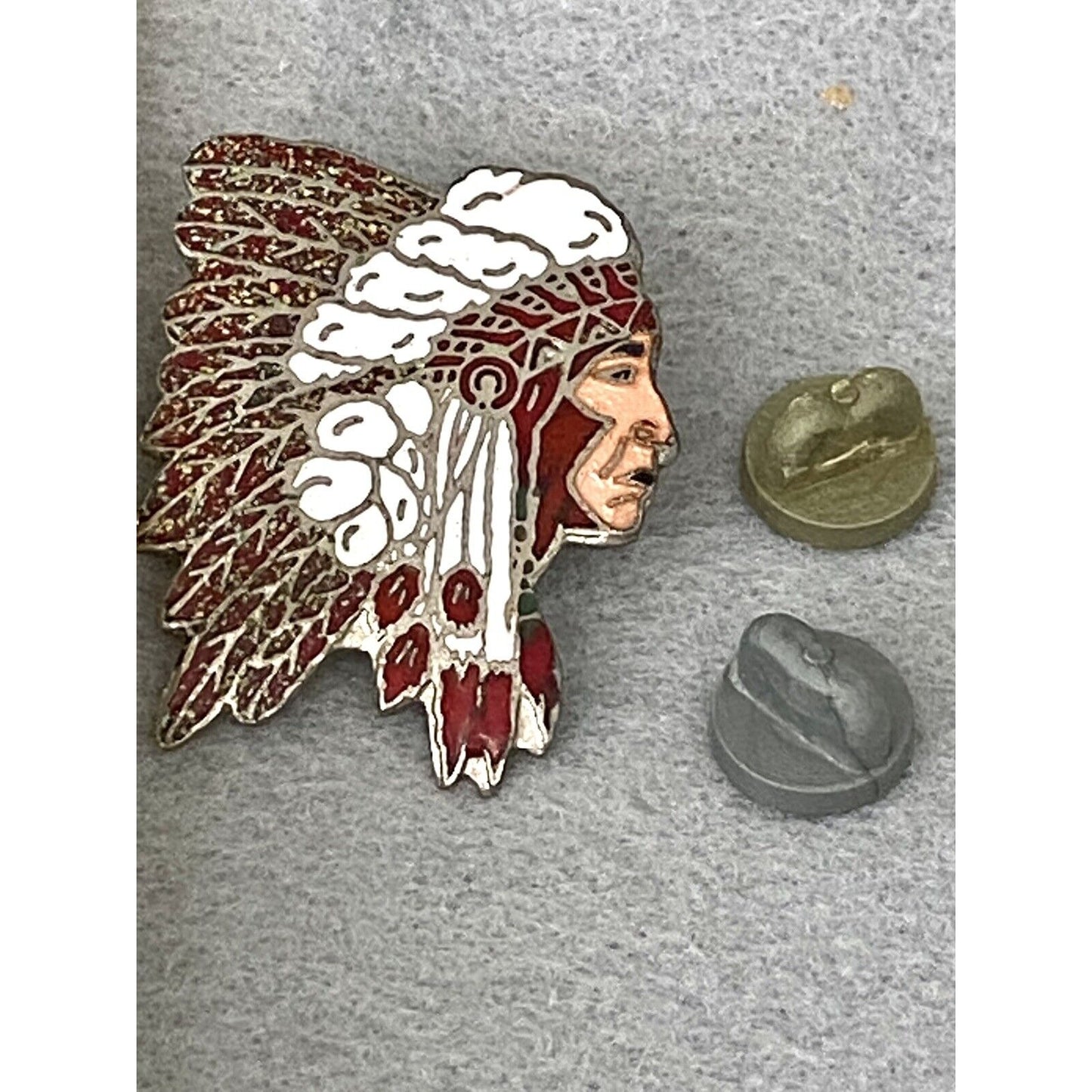 Native American Indian Chief Headdress Red White Specked X-Large Metal Pin