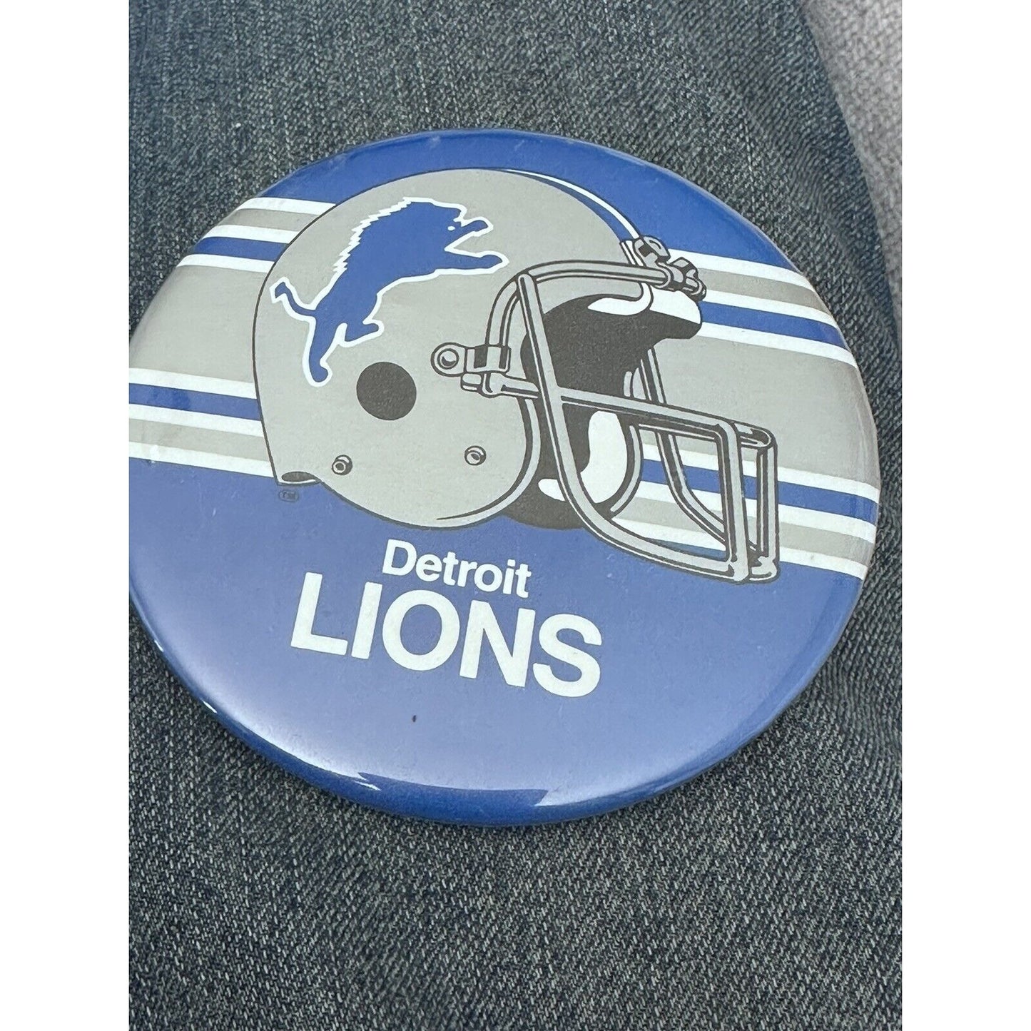 Detroit Lions 3 1/2 in Pin Button Pinback NFL Football Oversized vintage