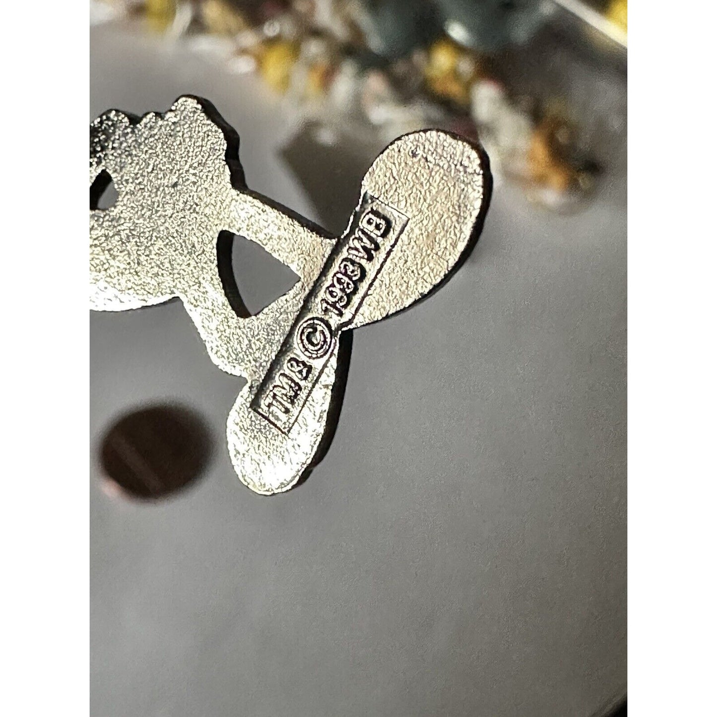 Looney Tunes￼ Bugs Bunny Vintage Pin Rare Pinback Hat Lapel Warner Bros 1993