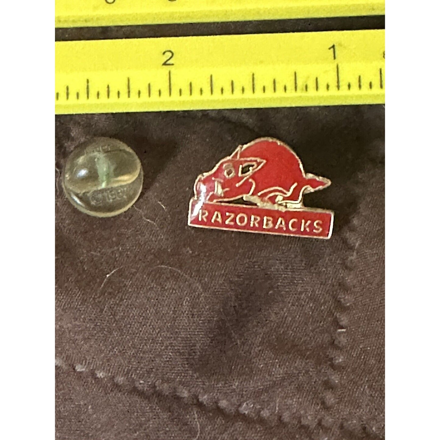 1987 Arkansas Razorbacks Pin University of Arkansas Hog Mascot Logo Pin College