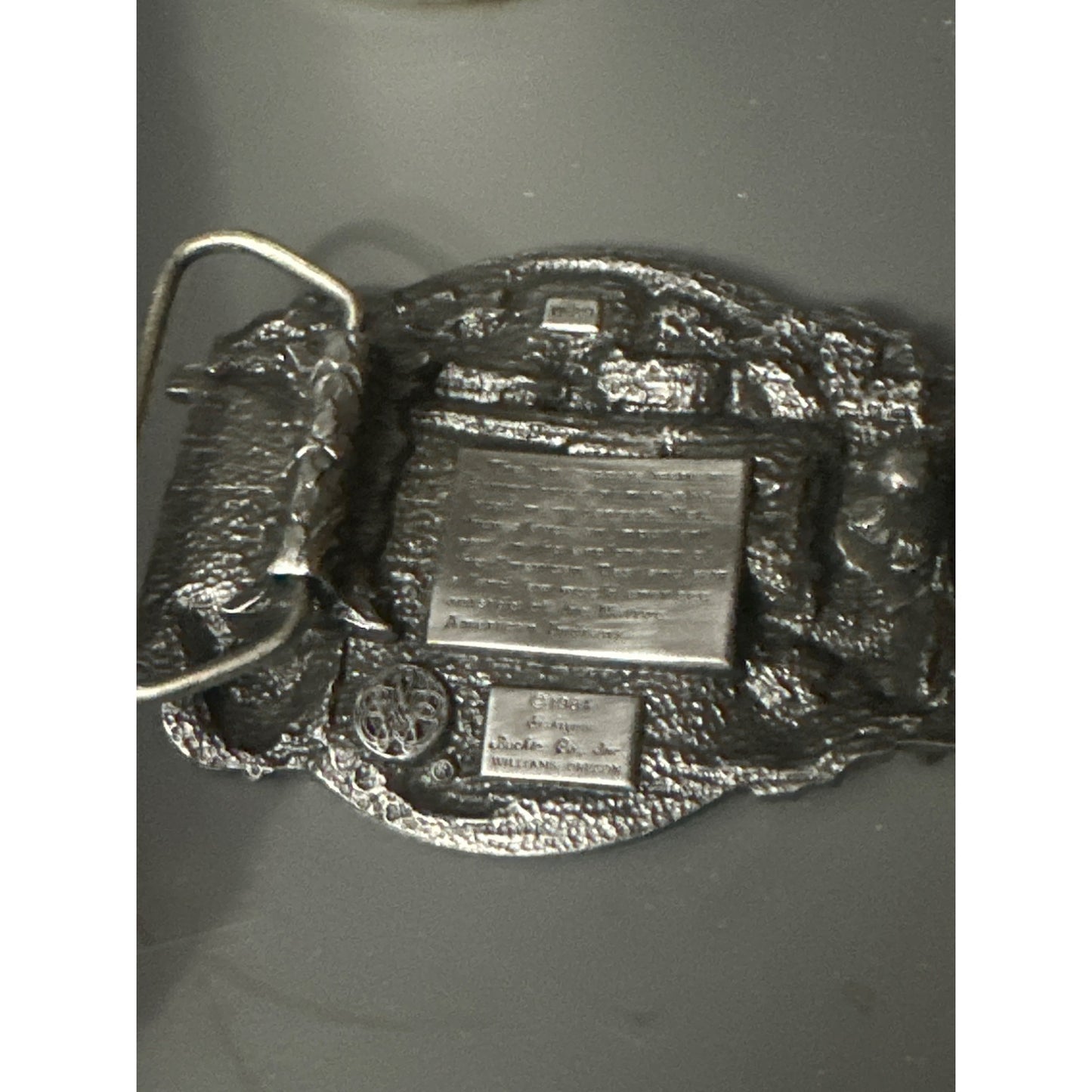 Siskiyou Belt Buckle Mountain Man fur trapper Scene Pewter Western 1984