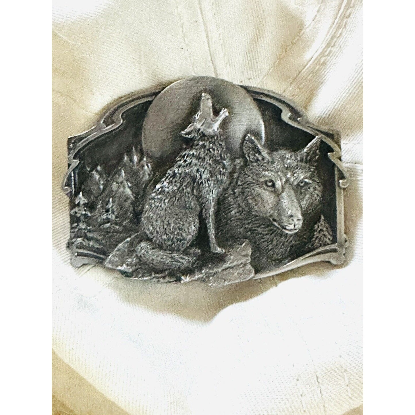 Wolf Belt Buckle Siskiyou Buckle Company 1989 (J-85/S) Oregon Pewter USA