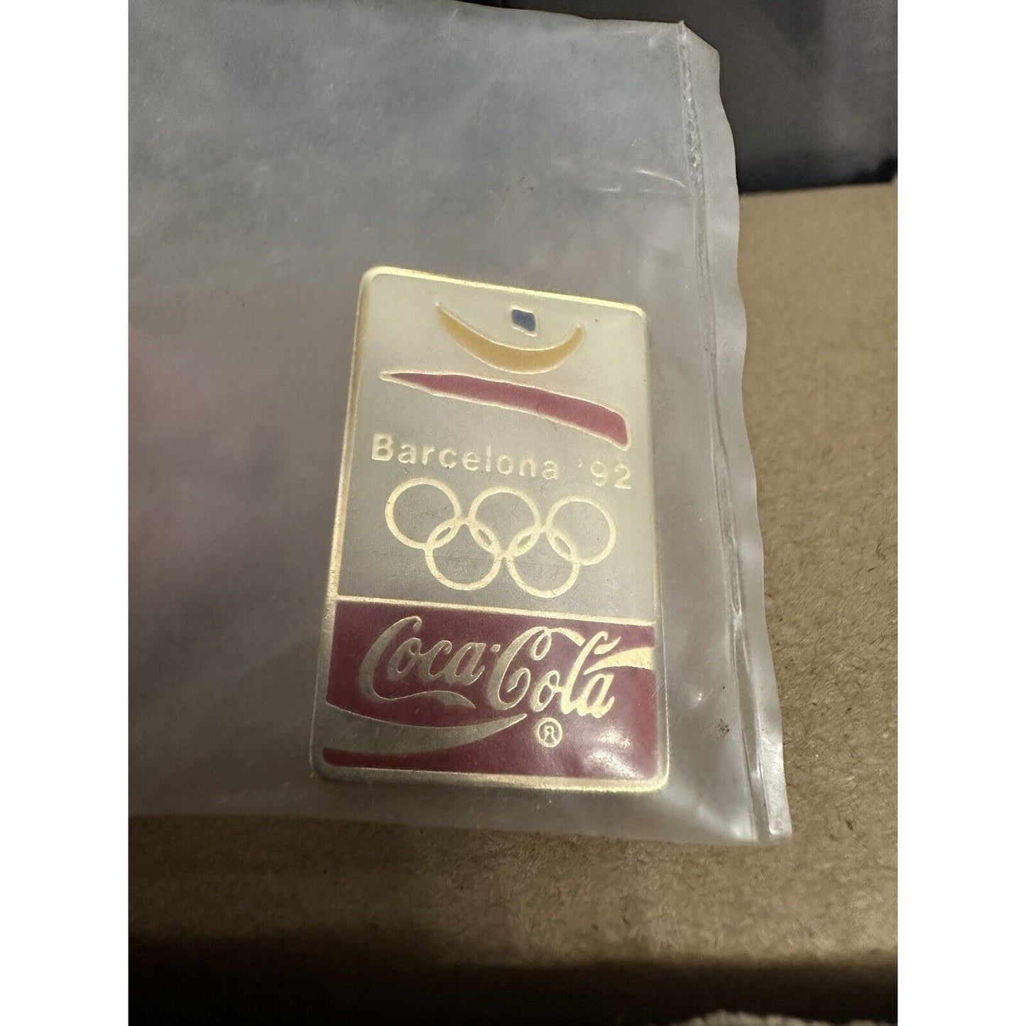 USA Team Olympic Coca Cola Lapel Pin Hat Pin / 1992 Barcelona Logo '92 Vtg NIP